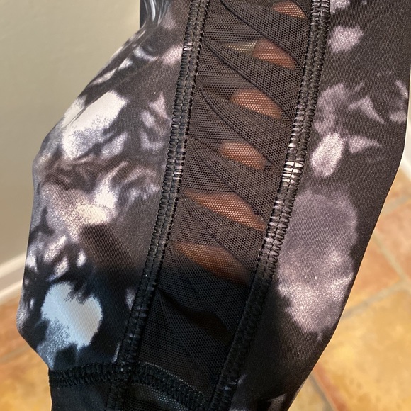 Lululemon leggings - Picture 2 of 3